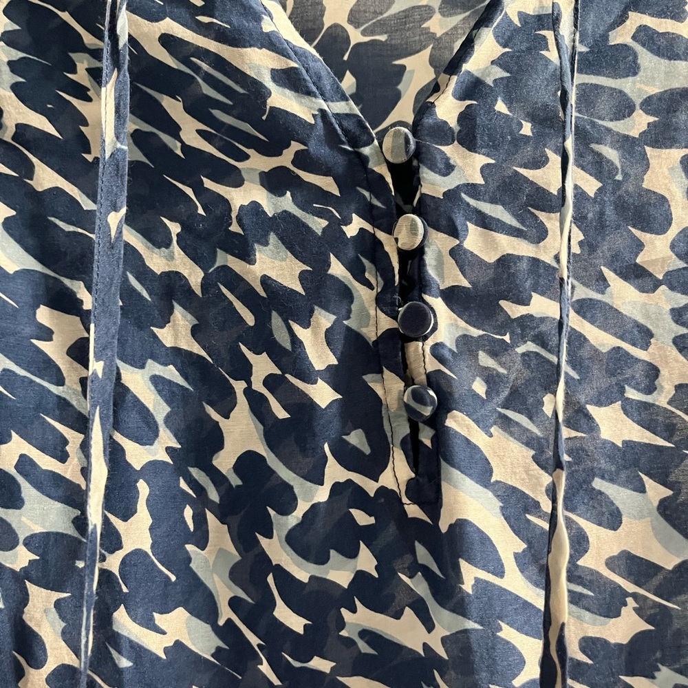Loft blouse! - Picture 2 of 3